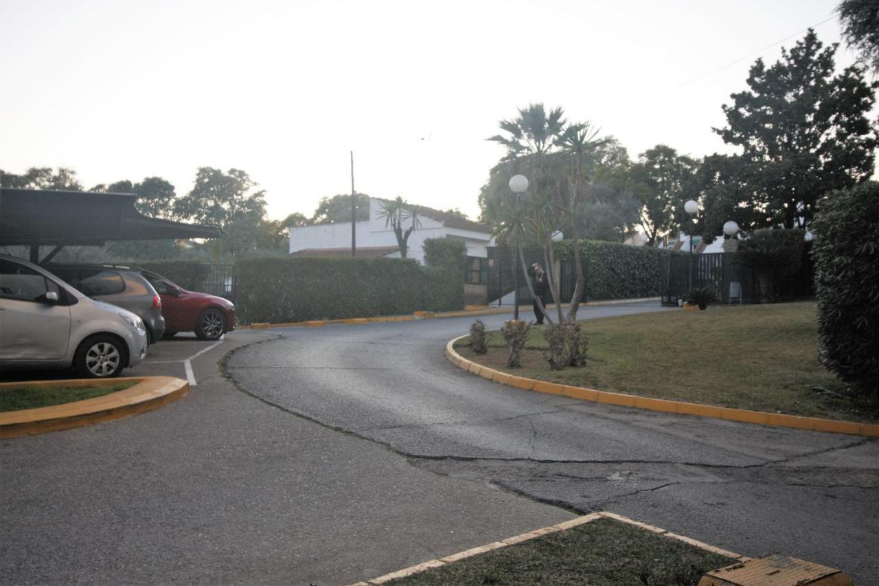 Bonito Apart. Con Parking Y Piscina マイレナ・デル・アルハラフェ エクステリア 写真